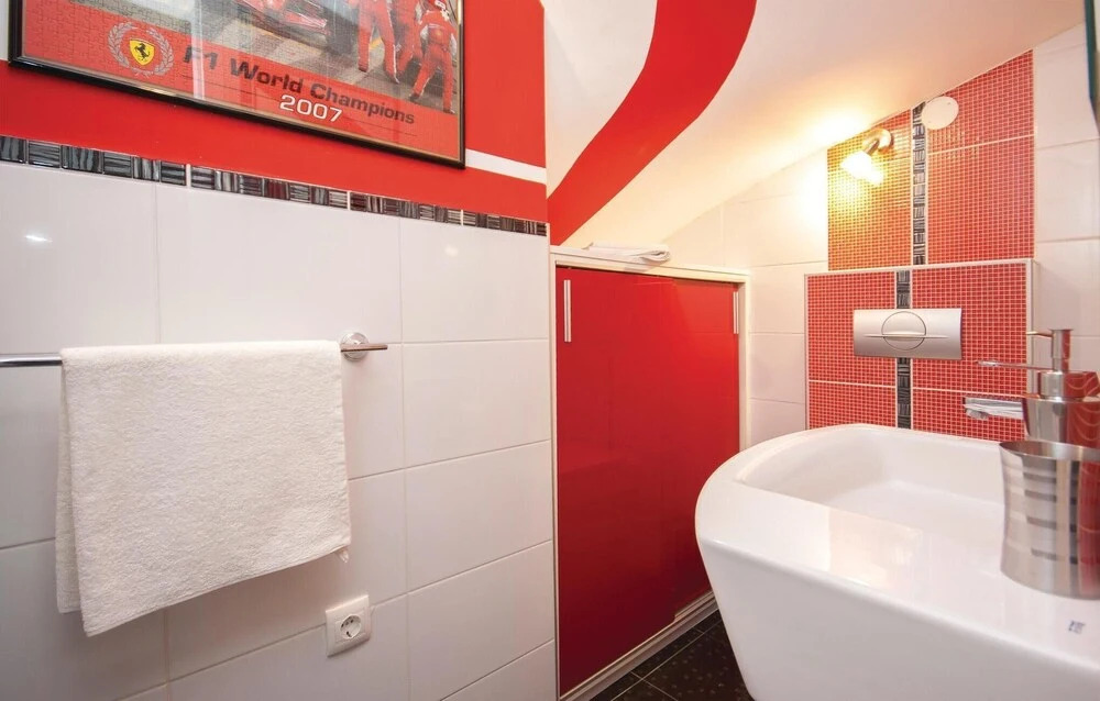 Amazing Home in Brodarica With Wifi and 3 Bedrooms