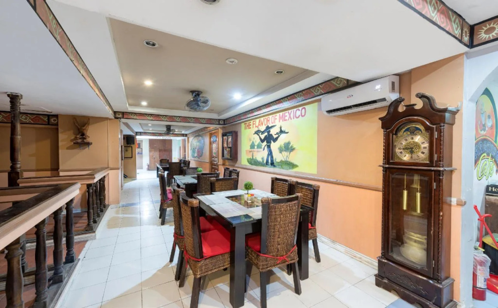 OYO 497 Paradise Hotel