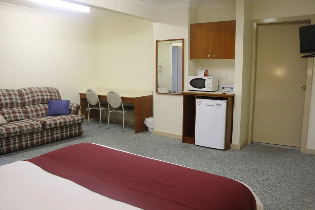 The Pioneer Way Motel