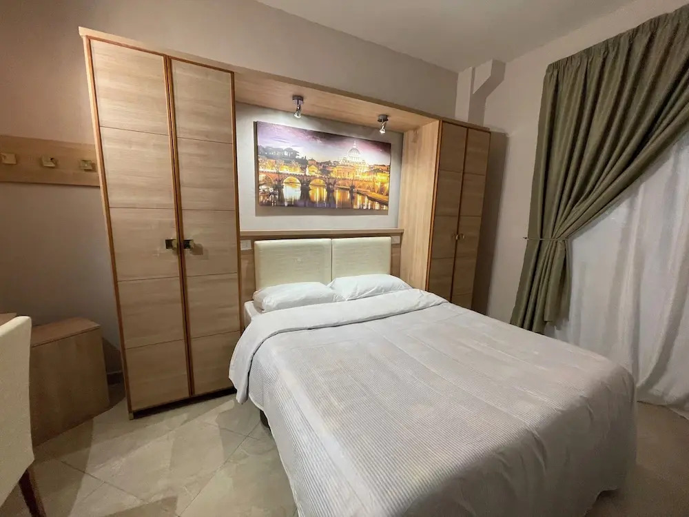 Spqr Suite Guest House
