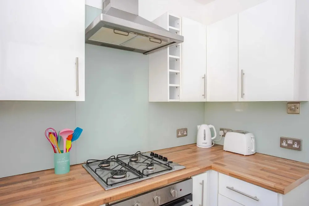 Modern & Spacious 2 Bedroom Flat Near Clapham Common