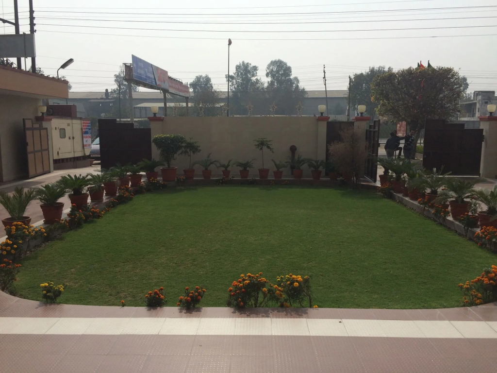 Hotel Maiden Residency