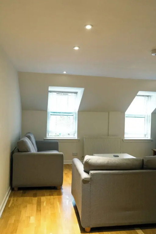 JOIVY Adorable Flat Near Fountain Park W/ Parking