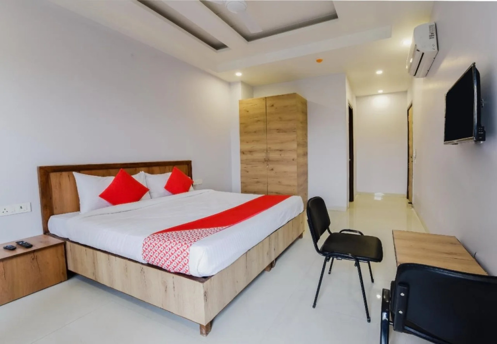 OYO 17336 Flagship Sector 23 Rohini