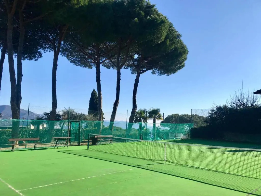 Residence "Delfino" con Piscina e Campo da Tennis