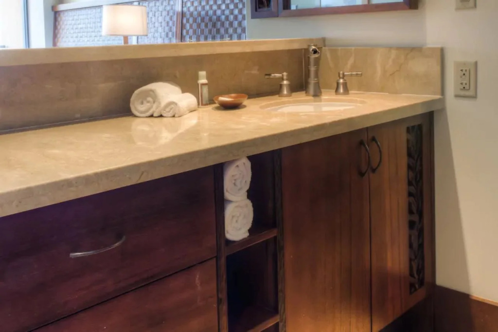 Royal Lahaina Resort & Bungalows