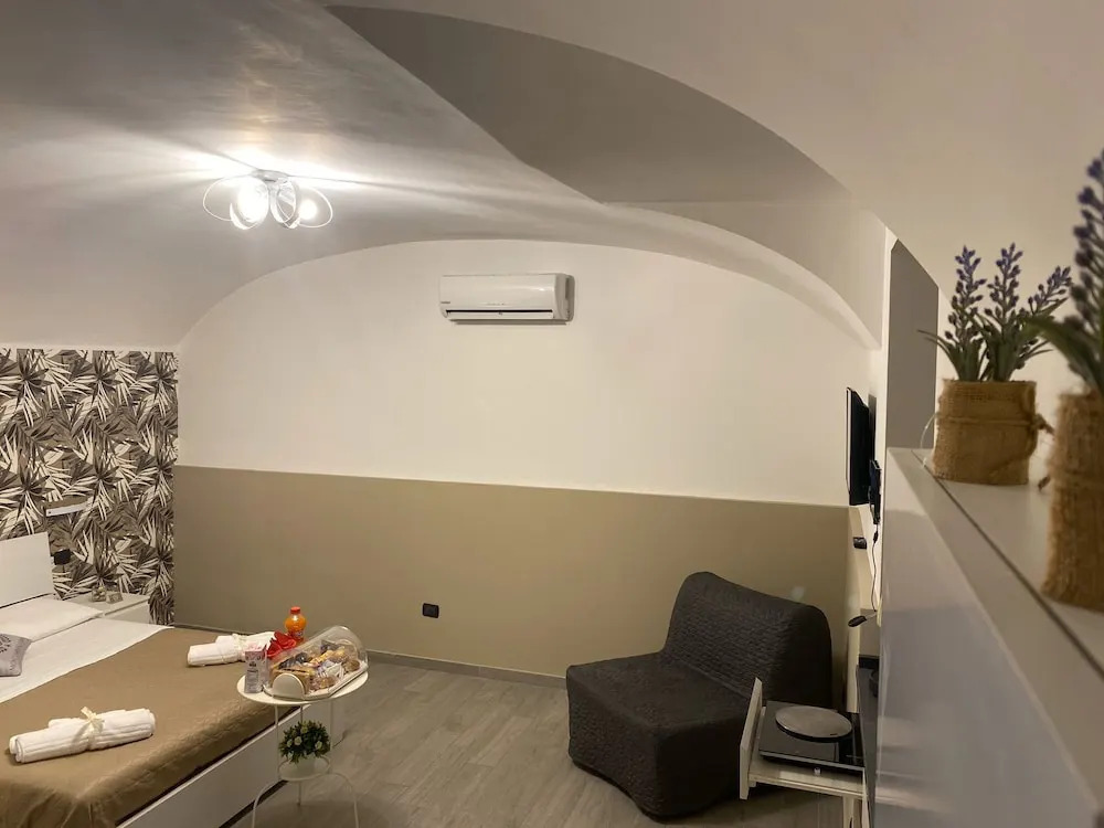 Montesantogroup Holiday House