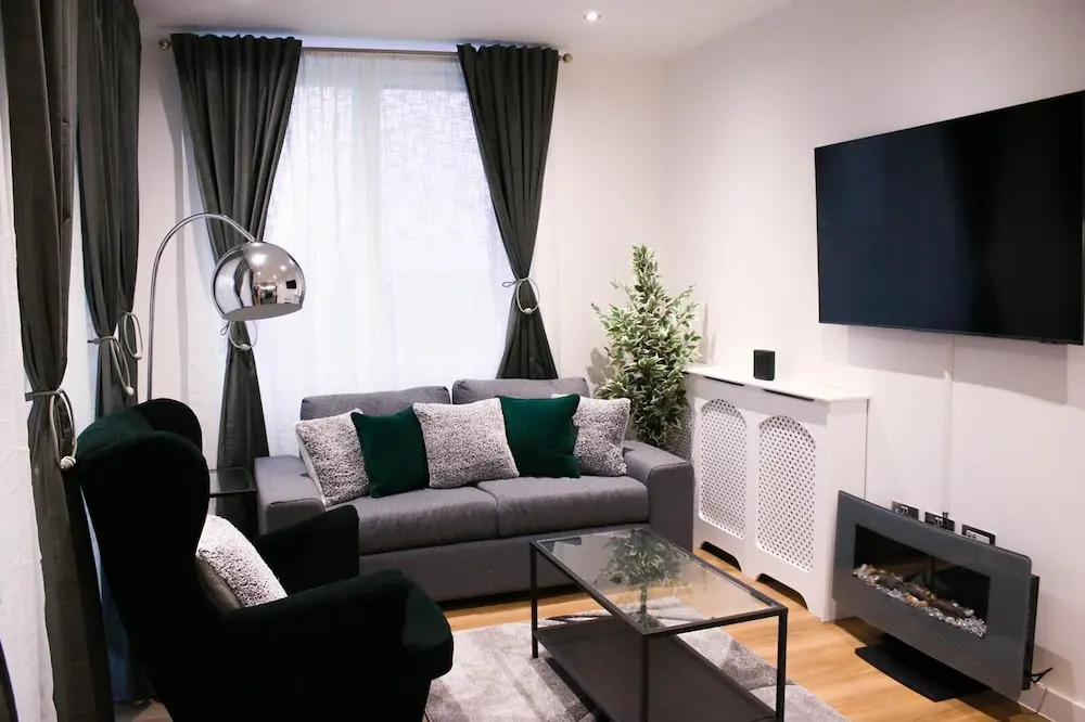 Guthrum Place 3bedroom Luxury Apt Royal Wharf Dock