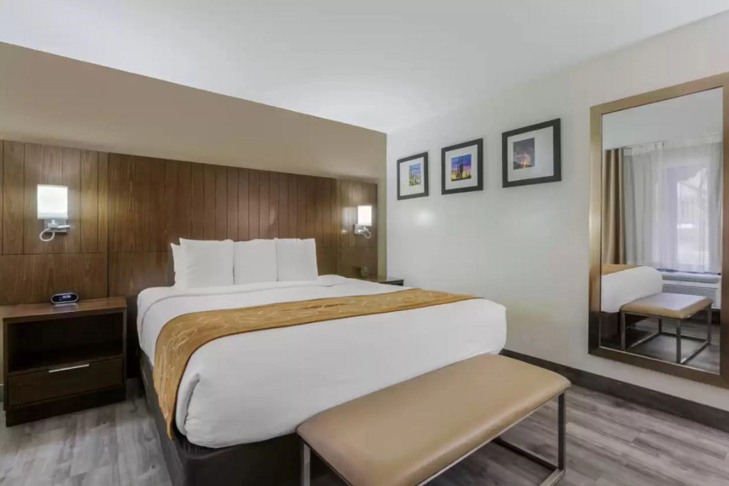 Comfort Suites Tucson near Sabino Canyon