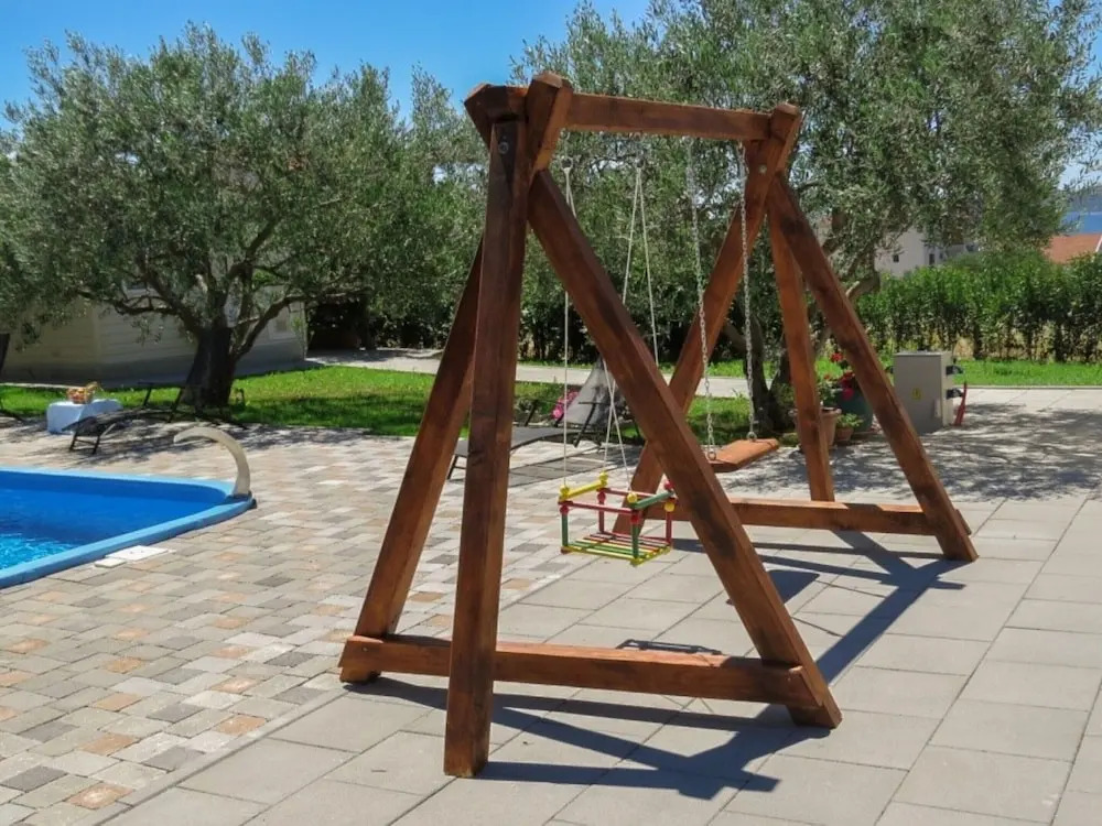 Enticing Mobile Home in Pakoštane With Swimming Pool