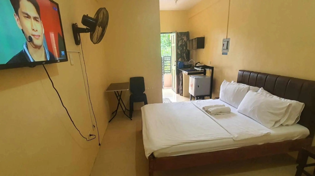 Lucena Transient Megs Apartment deluxe rm-Near SM
