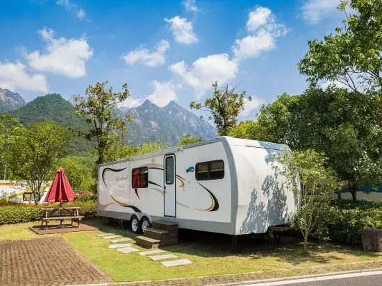 To Journey Huangshan Camping