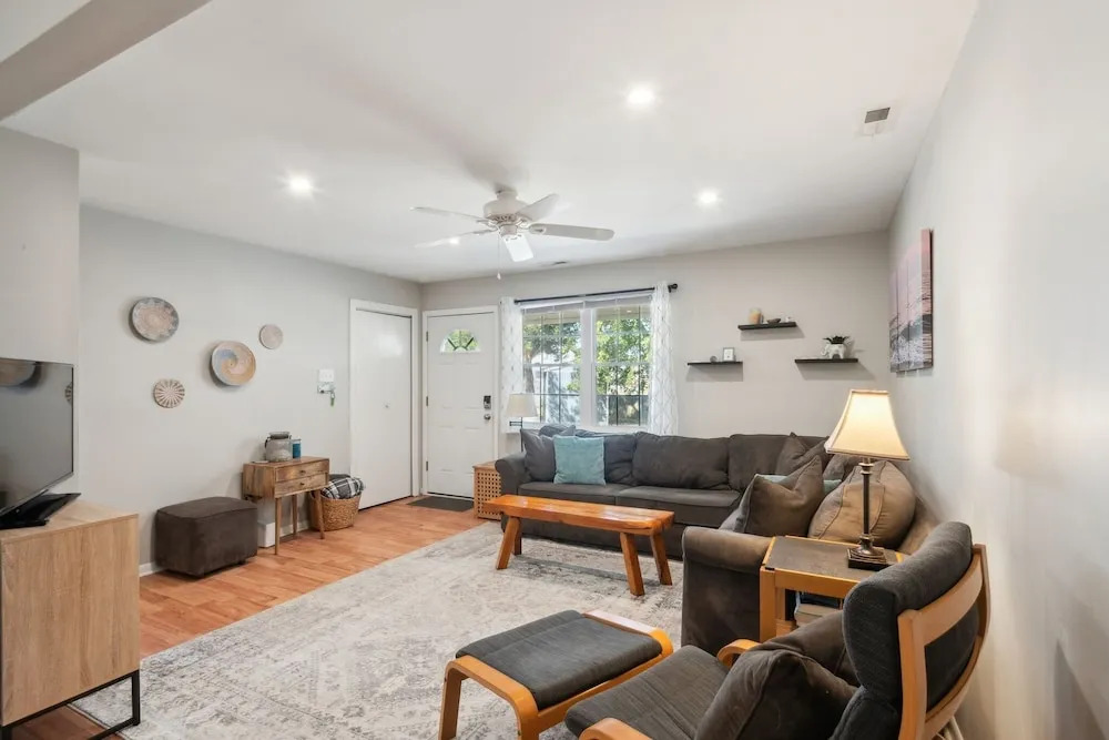 2BR Cape May Retreat - Yard, Beach & Parking