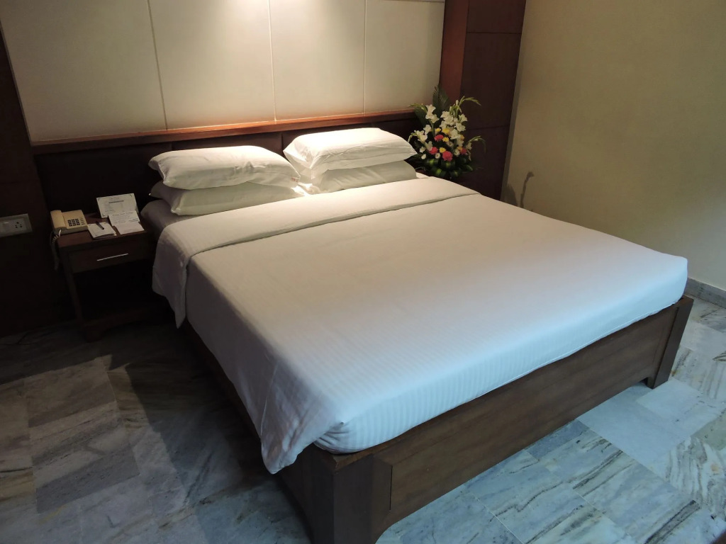 Hotel PLR Grand