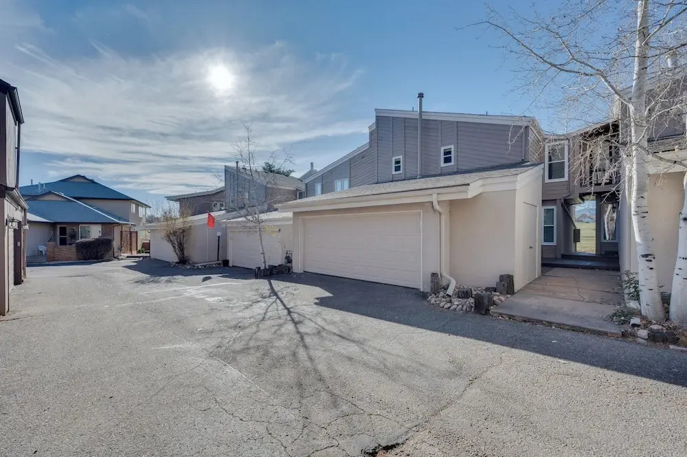 Loveland Townhome: Walkable to Lake & Park!