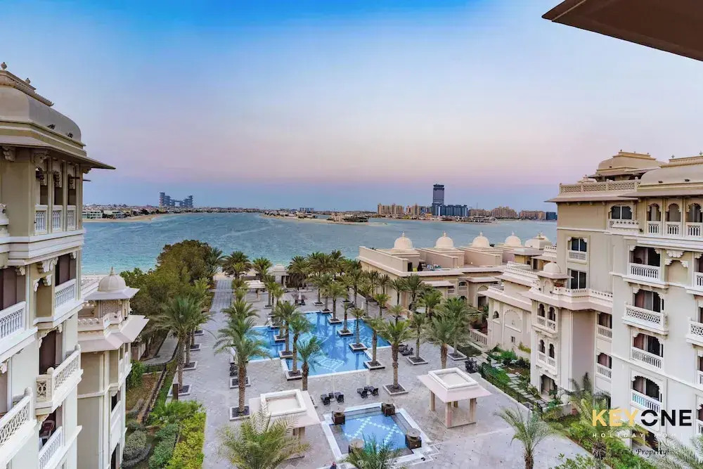 Grandeur 2BR Small Room & Beach Access