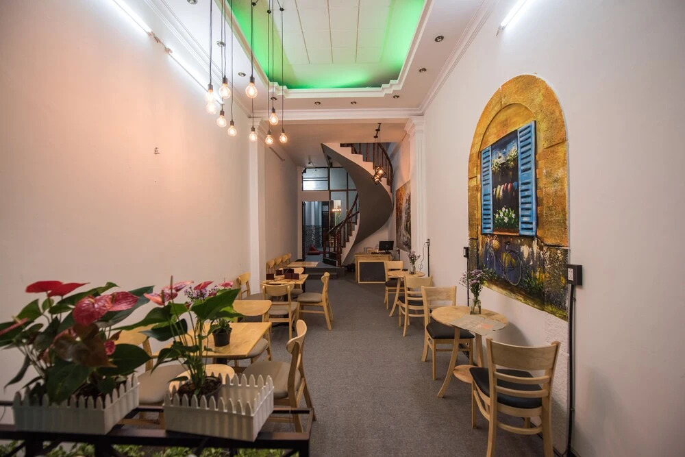 The Like Hostel & Cafe
