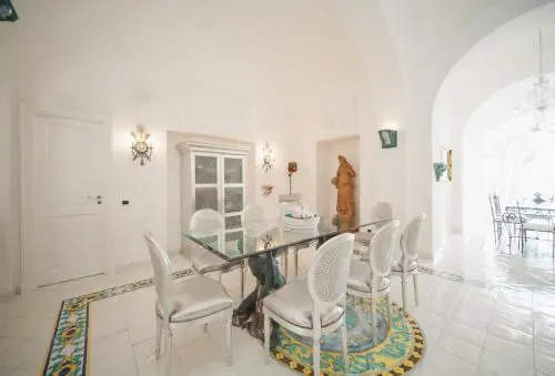 Villacore Capri