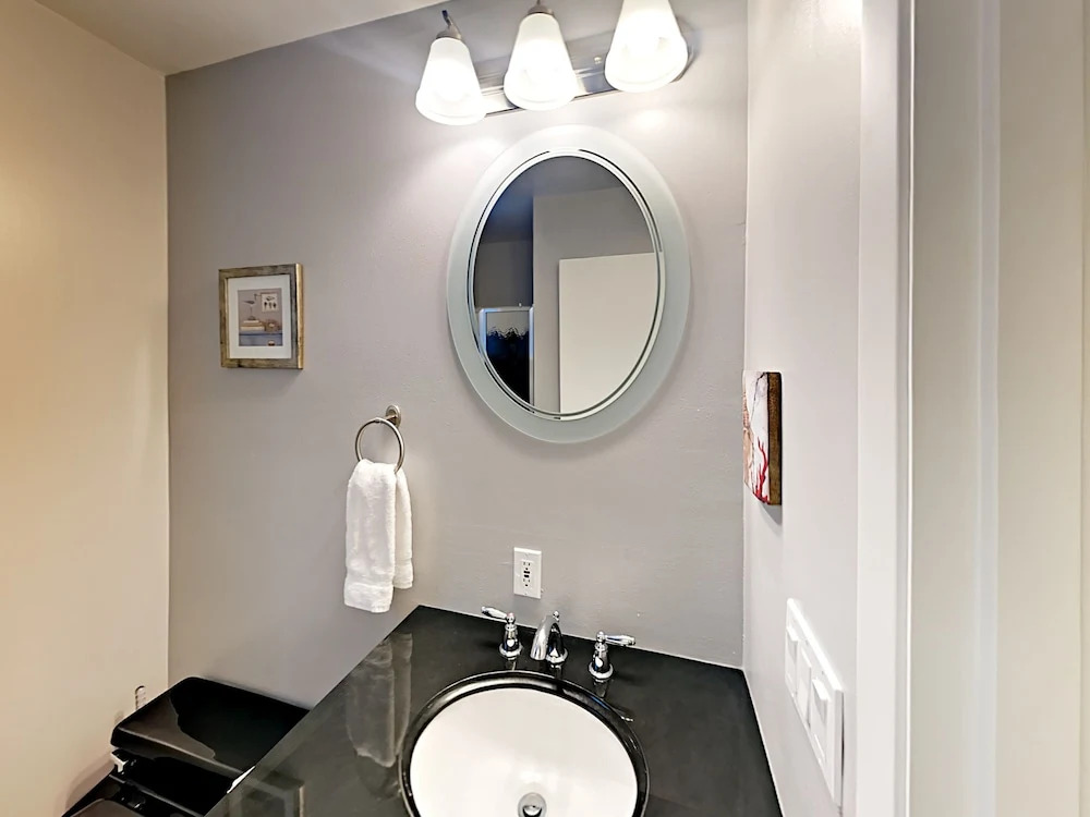 457 NW 57th St Home 2 Bedrooms 2 Bathrooms Home