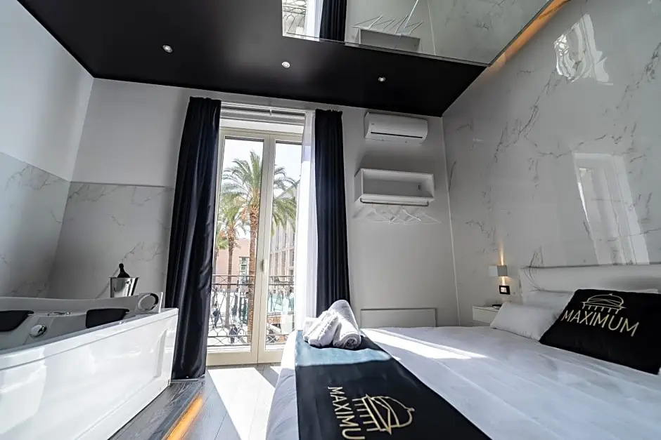 Maximum Suite & Spa