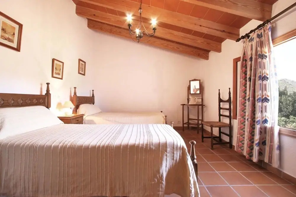 Villa - 5 Bedrooms with Pool - 103159