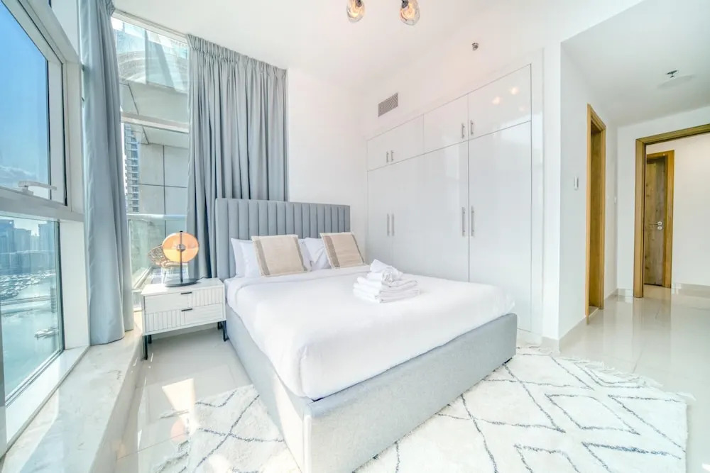 Premium 2BR Apt w Marina Views