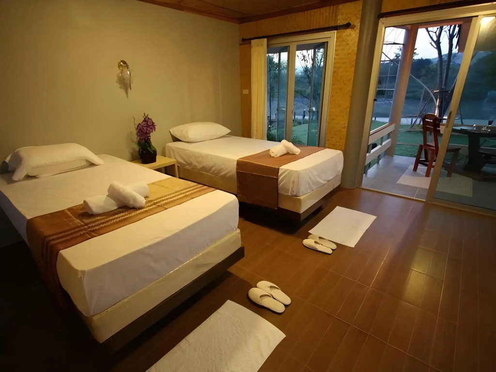 Lumphachi Lakehill Resort