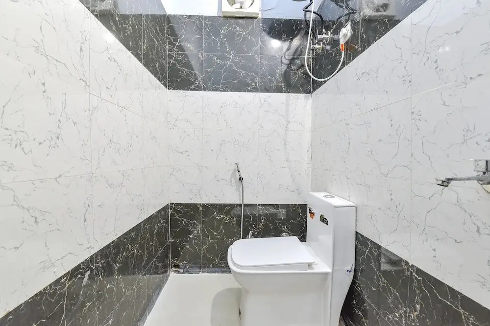 Hotel RK Residency Near,Prem mandir,Keli kunj & Bankey bihari Budget hotel in vrindavan