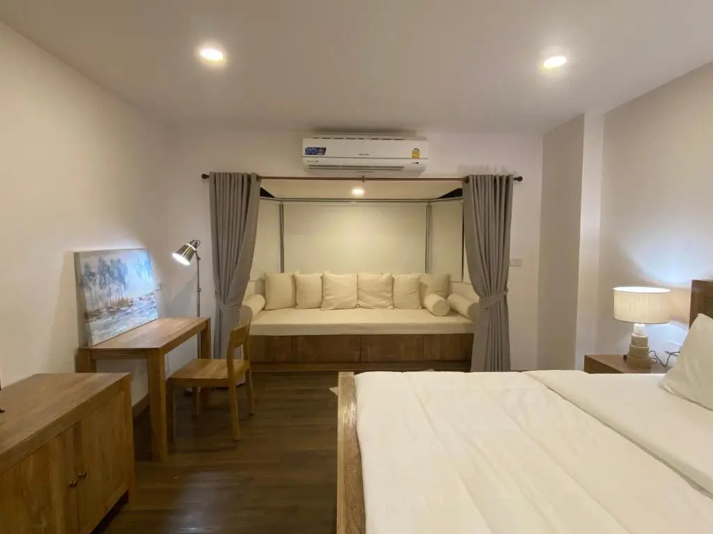 Nim-Mann Classy 615, Nimmanhemindra Rd, ChiangMai