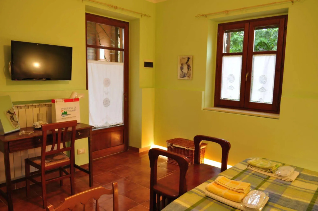 Agriturismo Isola Dei Calanchi - Guest House