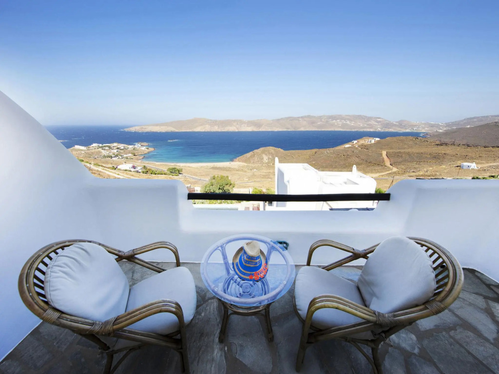Villa in Mykonos near Agios Sostis Beach