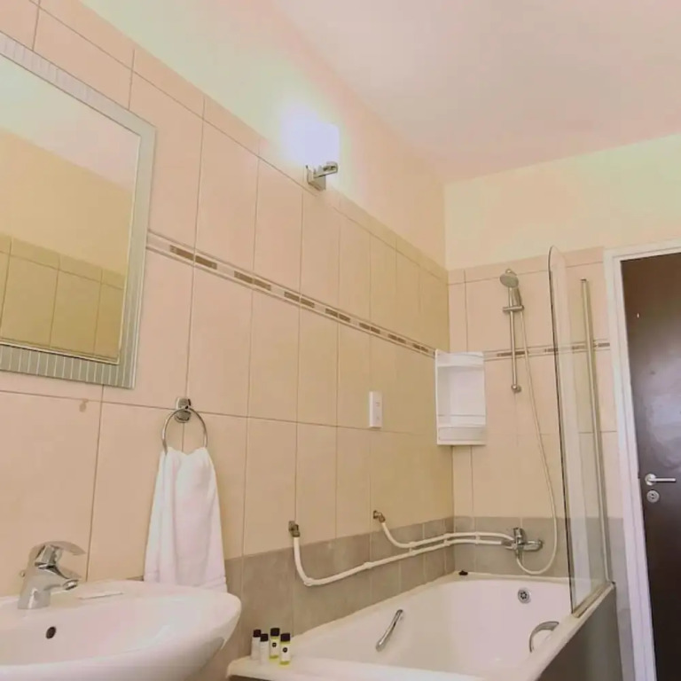40 PRO 1 - Sunrise Beach Apt 1