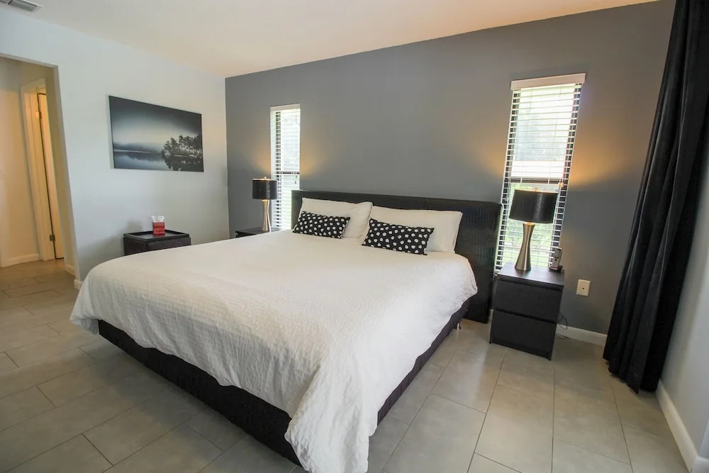 Vacation Home With A Stunning View - 870 3 Bedroom Home by RedAwning