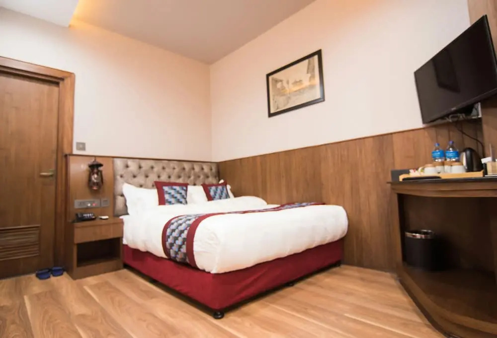 Everest Boutique Hotel - Your Heritage Home
