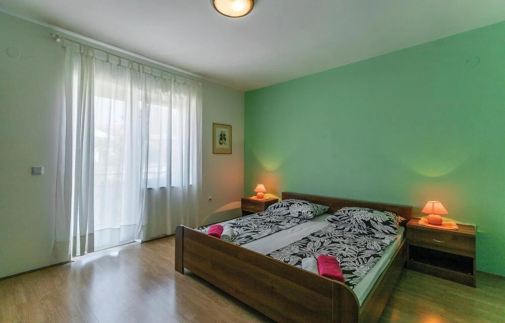 Beautiful Apartment in Rovinjsko Selo With 4 Bedrooms