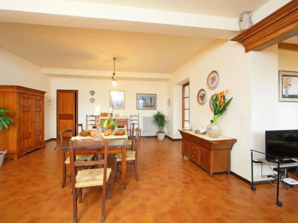 Montebello 33097