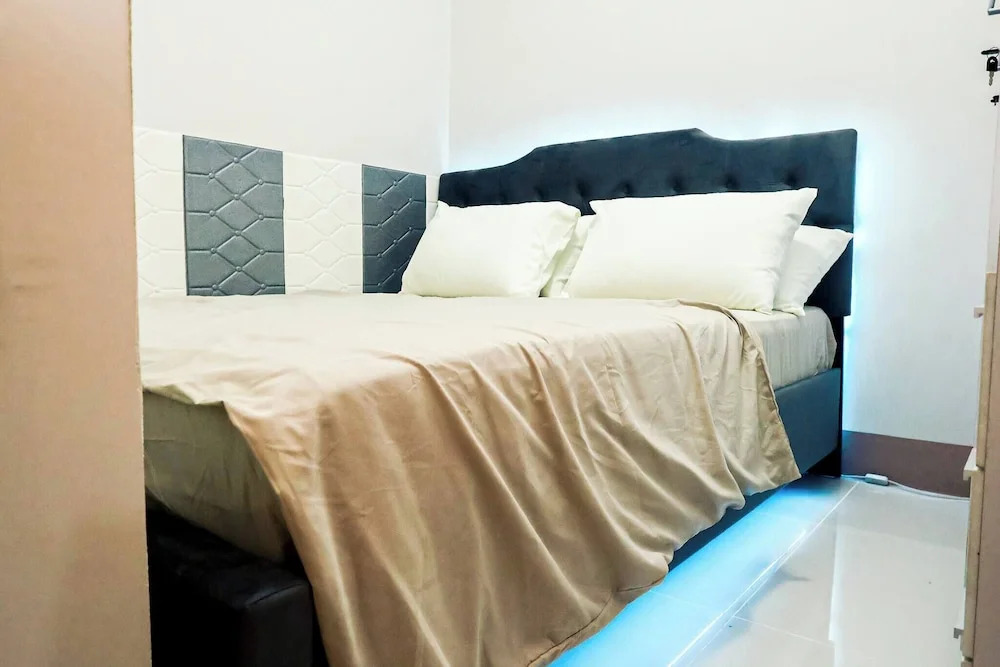 Homey Condo by the Bay