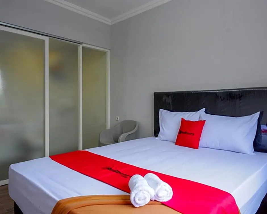 RedDoorz @ City Park Medoho Semarang
