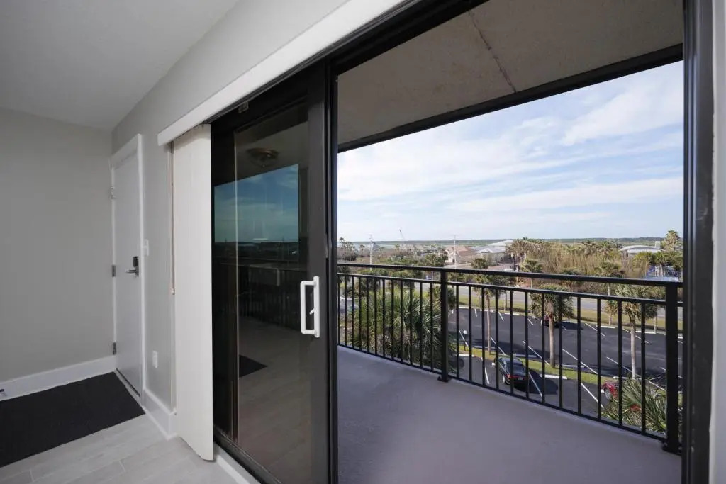 Ocean House 311 by Distinctive Beach Rentals