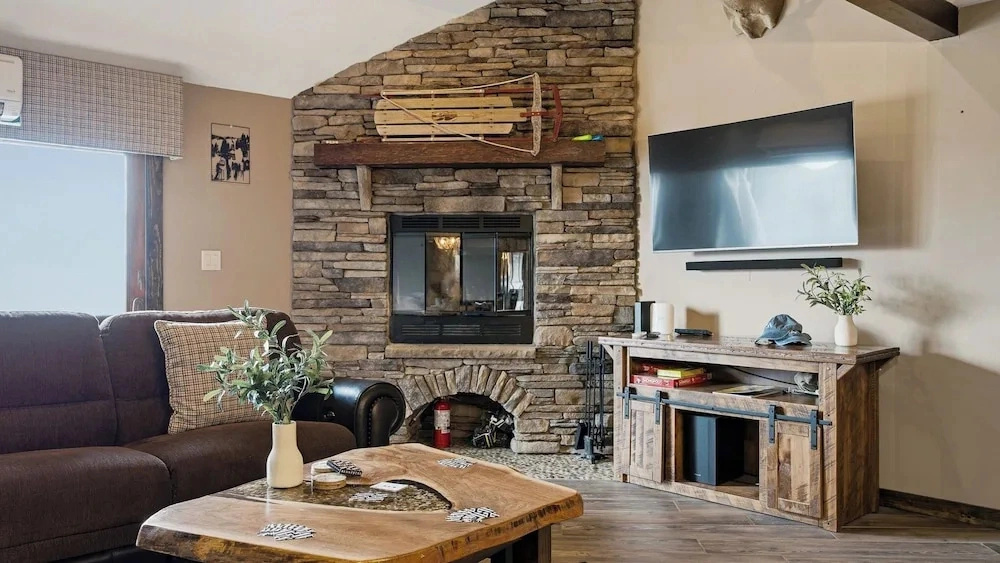 Sunbird Lodge by Avantstay Gated Community + Indoor Pool Access + Fitness Center + Tennis Court