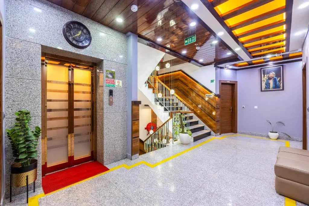OPO Essential RODALI , Karol Bagh
