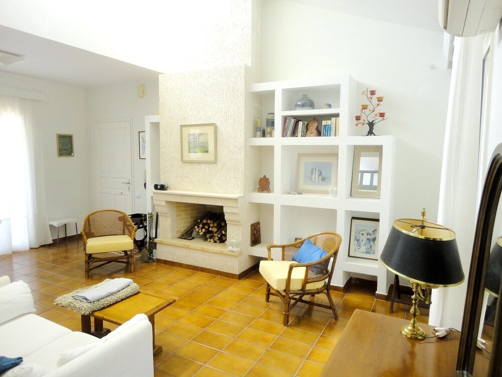 House With one Bedroom in Anavissos, With Enclosed Garden and Wifi