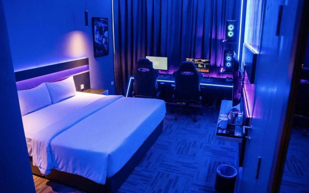 SEM9 Senai "Formerly Known As Perth Hotel"