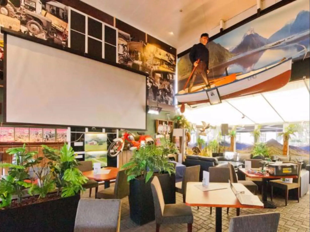 Pavilions Hotel
