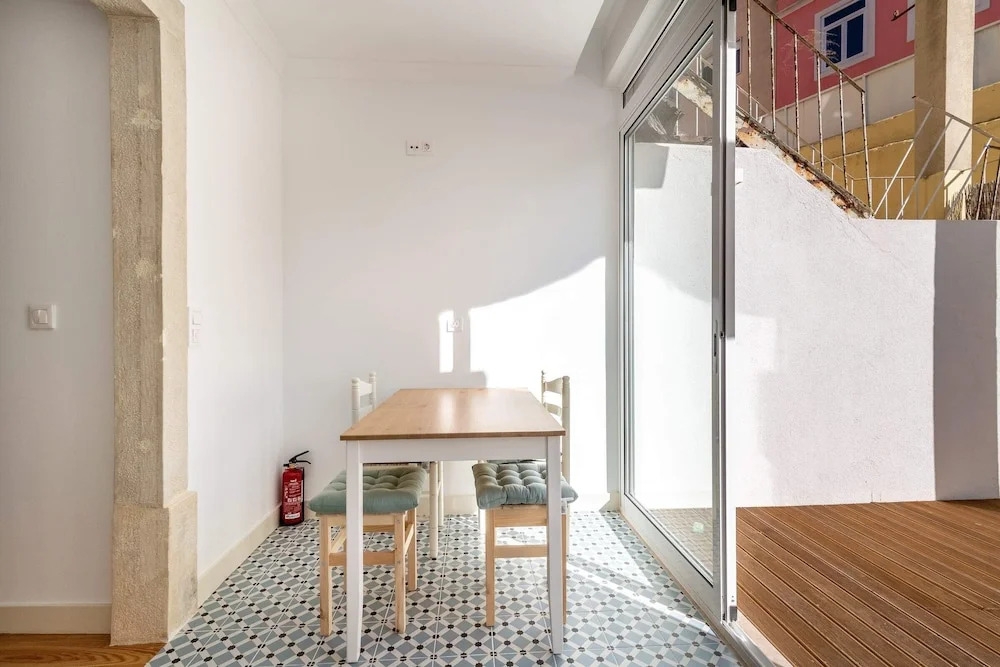 Dazzling Apartment With Private Terrace in Alcântara