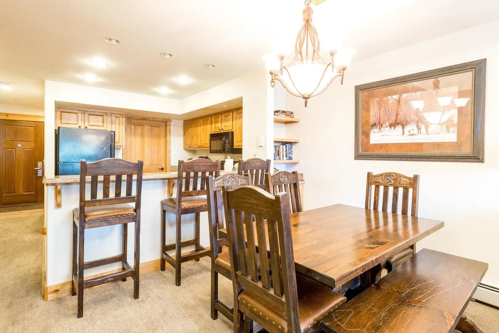 2740 Eagle Ridge Drive Condo - 2 Br condo by RedAwning
