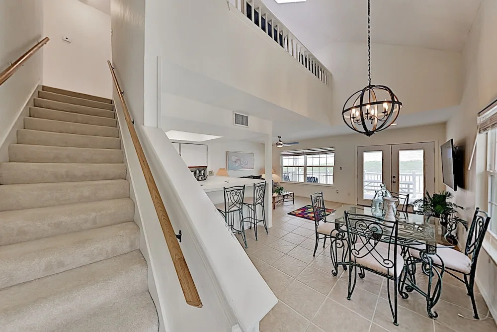 Waterfront Sea W/ Bay Views, Pools & Golf 2 Bedroom Cottage