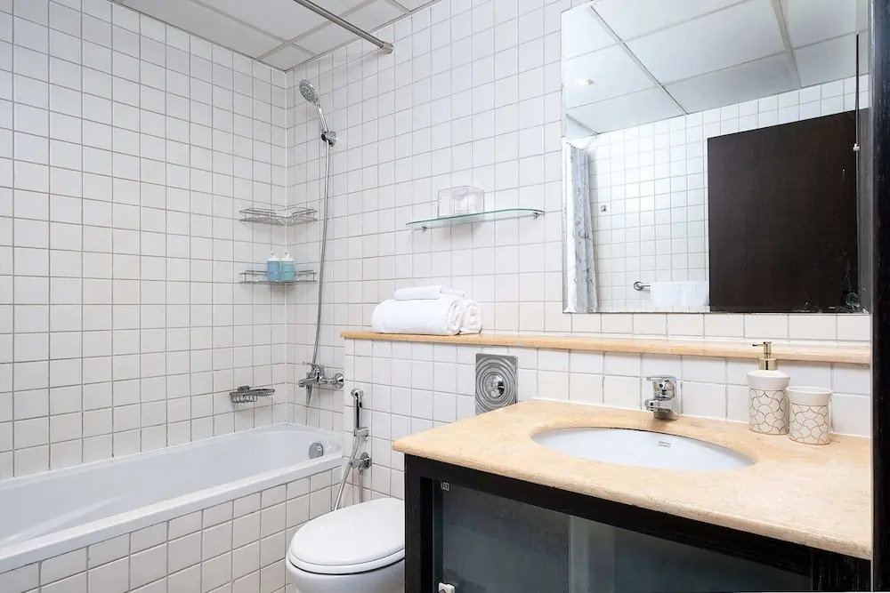 Premium stay at Marina Quay West