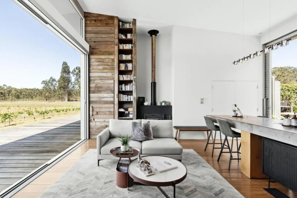 The Longhouse - Suite 3