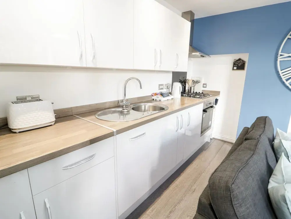 Apartment 6